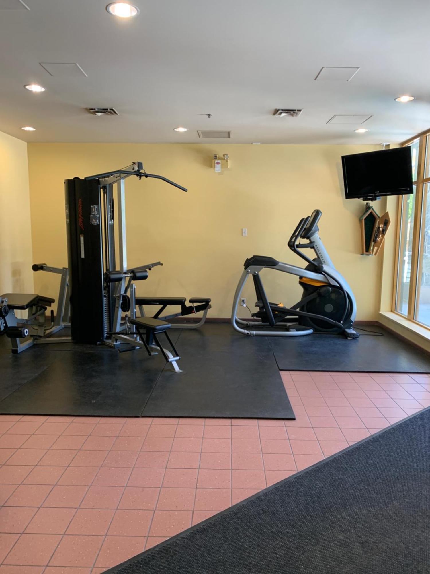 Spring Summer Special Cascade Lodge Suite Wifi 2 Hot Tubs Pool Gym Sauna Ski & Bike Storage Room Whistler Exterior photo