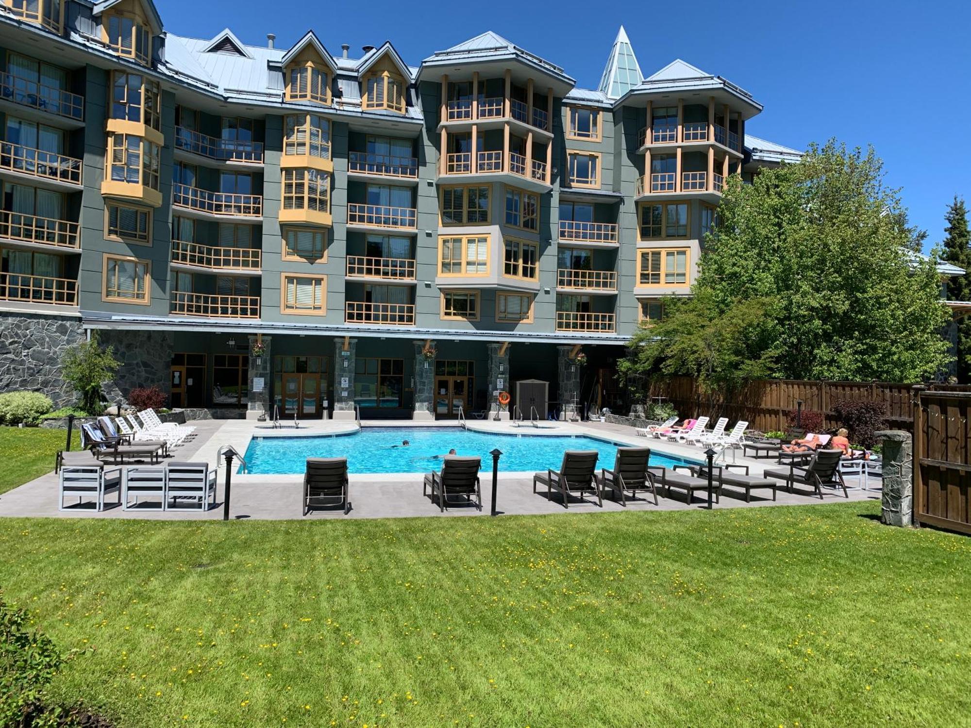 Spring Summer Special Cascade Lodge Suite Wifi 2 Hot Tubs Pool Gym Sauna Ski & Bike Storage Room Whistler Exterior photo