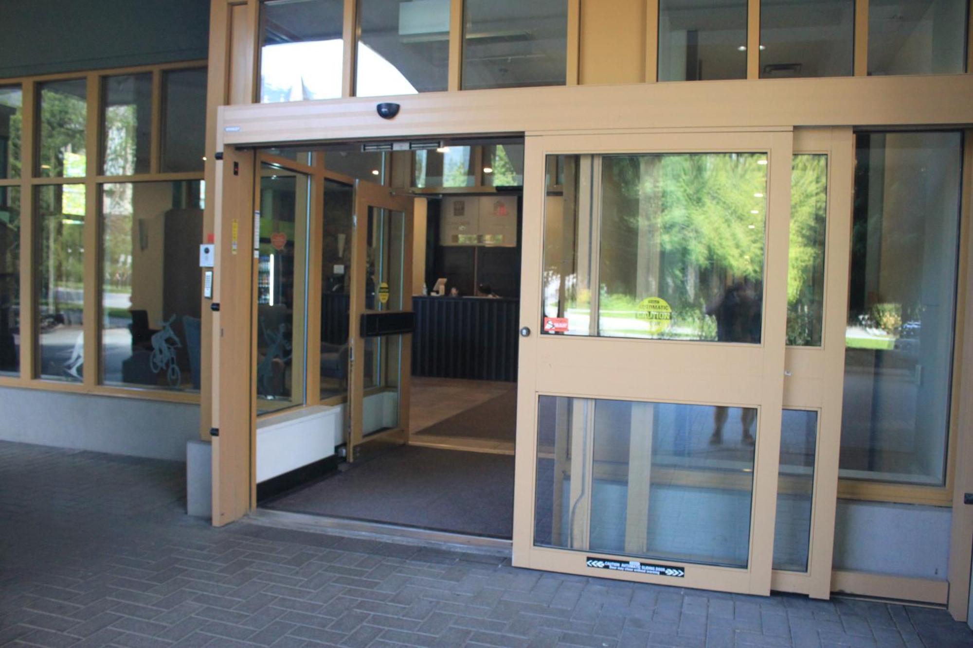 Spring Summer Special Cascade Lodge Suite Wifi 2 Hot Tubs Pool Gym Sauna Ski & Bike Storage Room Whistler Exterior photo